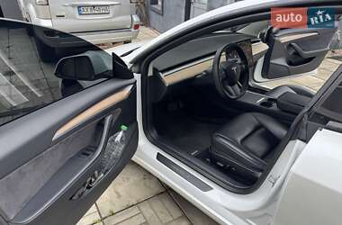 Седан Tesla Model 3 2021 в 