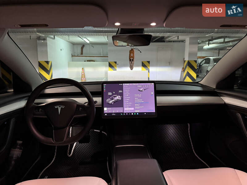 Седан Tesla Model 3 2021 в Днепре