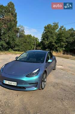 Седан Tesla Model 3 2021 в Киеве