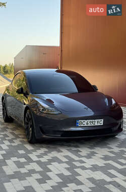 Седан Tesla Model 3 2023 в Львове