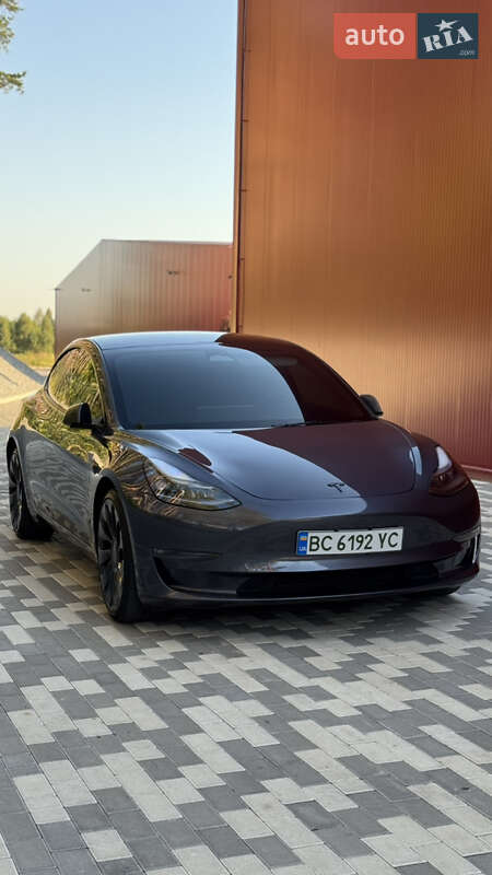 Tesla Model 3 2023
