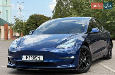 Седан Tesla Model 3 2021 в Кривому Розі