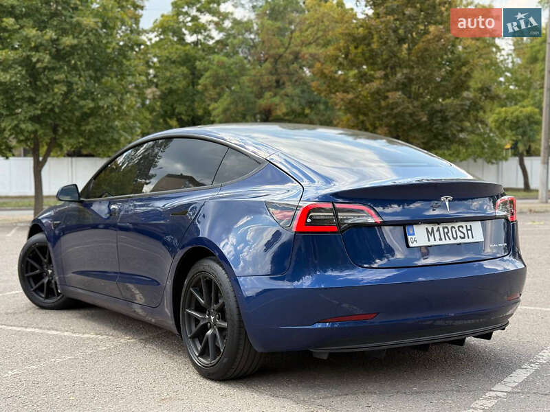 Седан Tesla Model 3 2021 в Кривом Роге