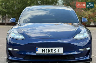 Седан Tesla Model 3 2021 в 