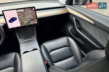 Седан Tesla Model 3 2021 в 