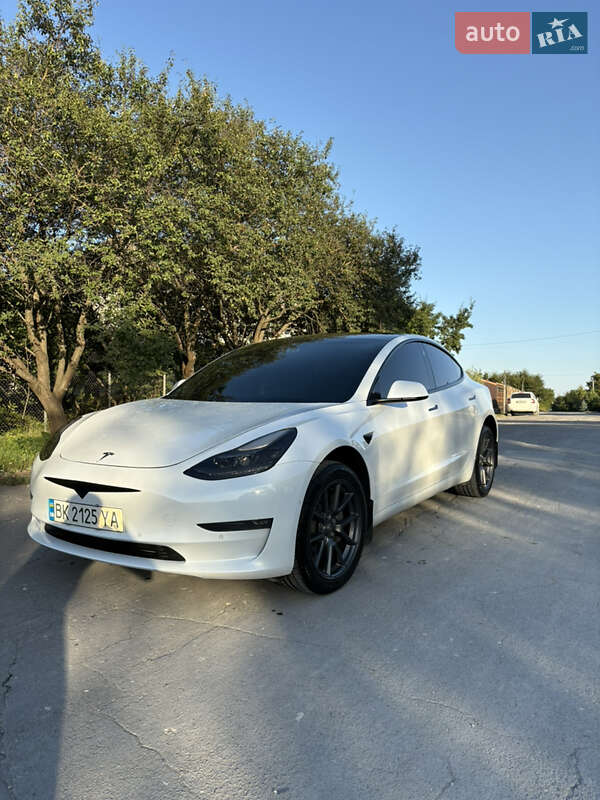 Седан Tesla Model 3 2021 в Тернополі