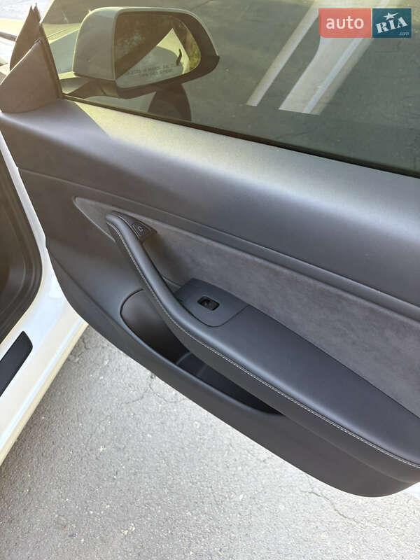 Седан Tesla Model 3 2021 в Тернополі