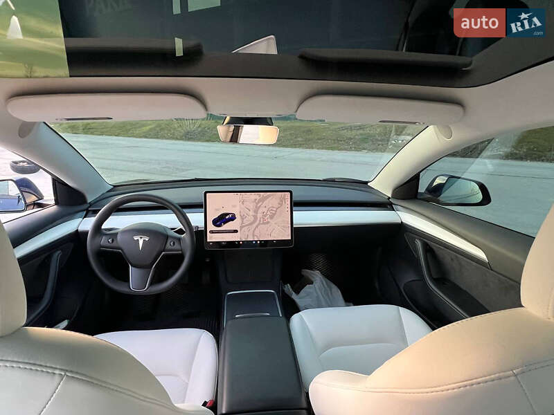 Седан Tesla Model 3 2022 в Києві