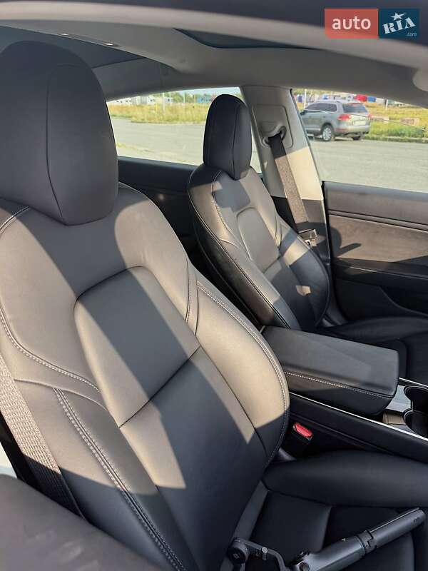 Седан Tesla Model 3 2019 в Львові фото 14 Седан Tesla Model 3 2019 в Львові