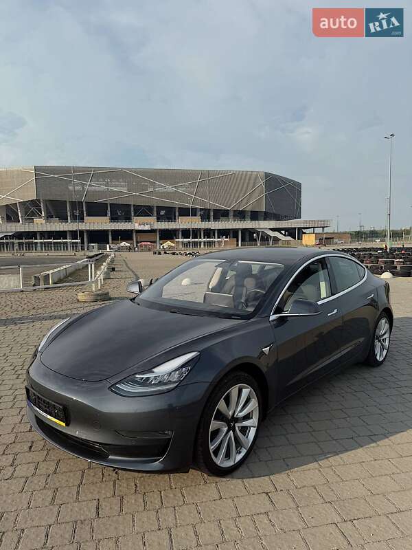 Седан Tesla Model 3 2019 в Львові фото 3 Седан Tesla Model 3 2019 в Львові