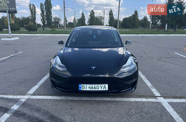 Седан Tesla Model 3 2019 в Кременчуці