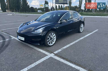 Седан Tesla Model 3 2019 в Кременчуці