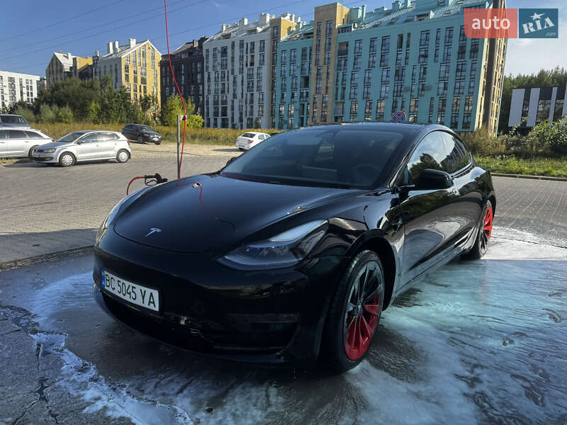 Седан Tesla Model 3 2021 в Львове