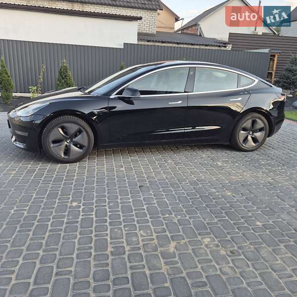 Седан Tesla Model 3 2018 в Житомирі