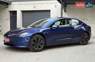 Седан Tesla Model 3 2024 в 