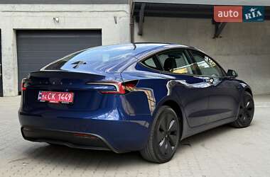 Седан Tesla Model 3 2024 в 