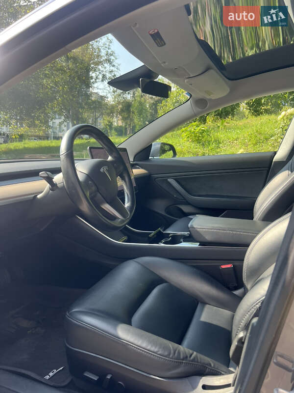 Седан Tesla Model 3 2019 в Львове фото 18 Седан Tesla Model 3 2019 в Львове