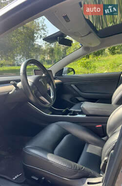 Седан Tesla Model 3 2019 в 