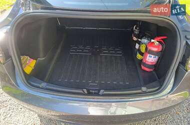Седан Tesla Model 3 2020 в 