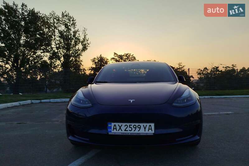 Седан Tesla Model 3 2021 в Харькове