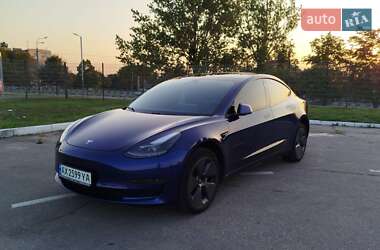 Седан Tesla Model 3 2021 в 