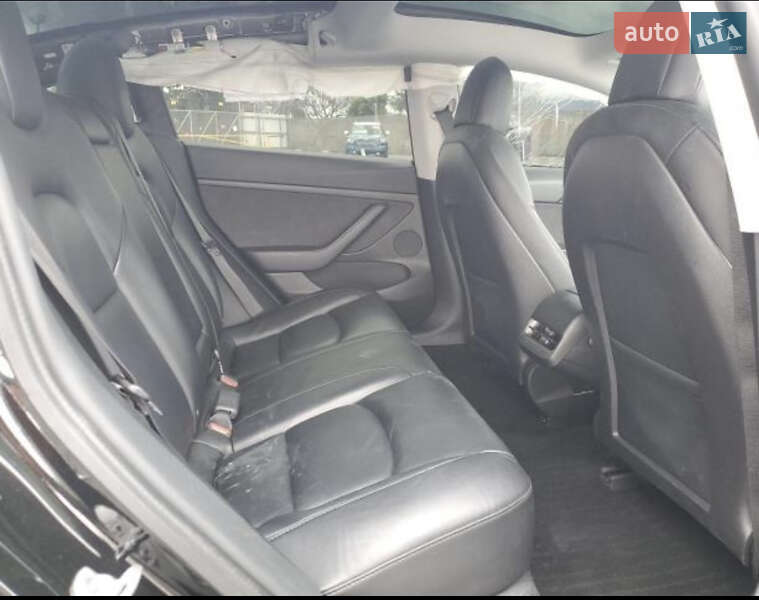 Седан Tesla Model 3 2021 в Тернополі