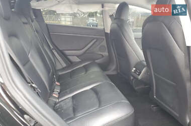 Седан Tesla Model 3 2021 в 