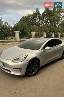 Седан Tesla Model 3 2018 в 