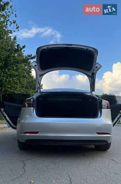 Седан Tesla Model 3 2018 в 