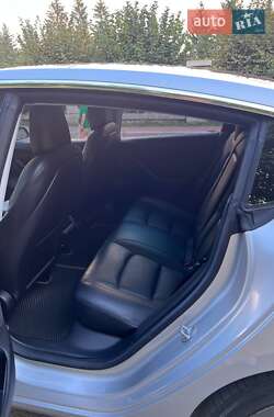 Седан Tesla Model 3 2018 в 