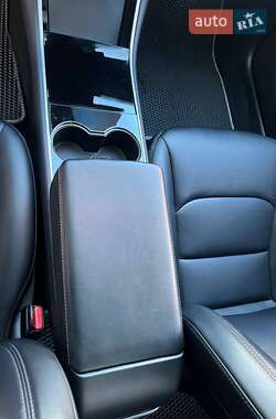 Седан Tesla Model 3 2018 в 