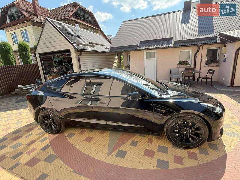 Седан Tesla Model 3 2022 в Тернополе
