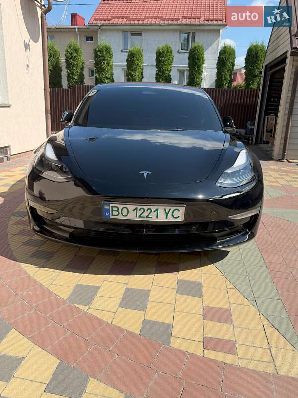 Седан Tesla Model 3 2022 в Тернополе