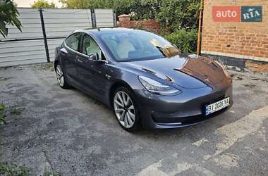 Седан Tesla Model 3 2019 в 