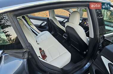 Седан Tesla Model 3 2019 в 