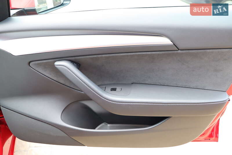 Седан Tesla Model 3 2022 в Львове фото 29 Седан Tesla Model 3 2022 в Львове