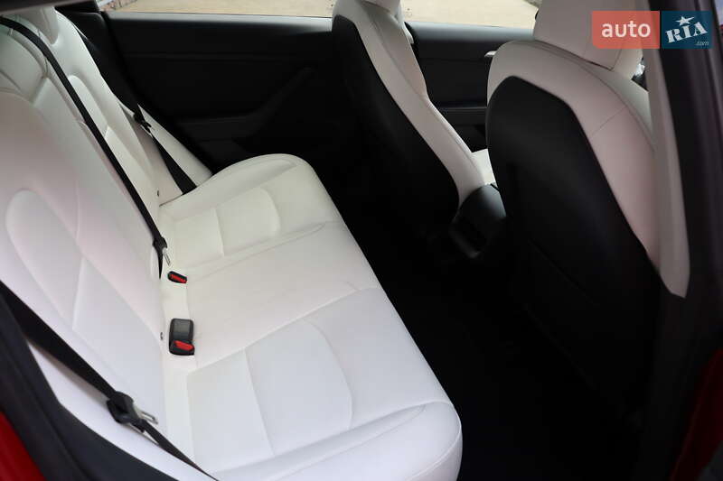 Седан Tesla Model 3 2022 в Львове фото 36 Седан Tesla Model 3 2022 в Львове