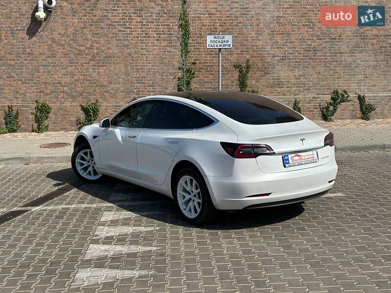 Седан Tesla Model 3 2019 в Одессе