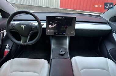 Седан Tesla Model 3 2019 в 