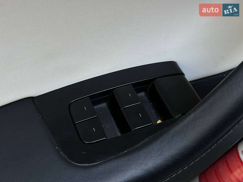 Седан Tesla Model 3 2019 в Одессе