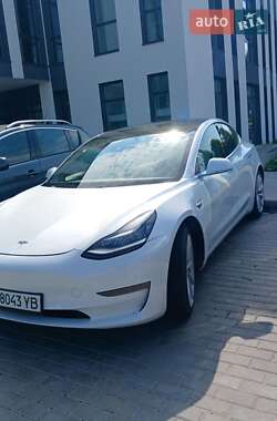 Седан Tesla Model 3 2020 в 