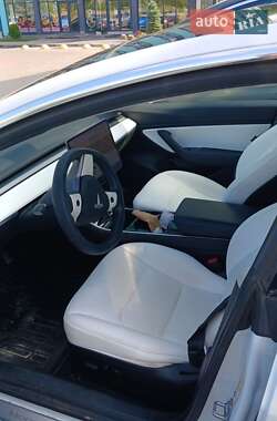 Седан Tesla Model 3 2020 в 