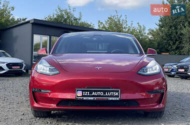 Седан Tesla Model 3 2020 в 