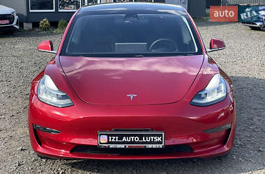 Седан Tesla Model 3 2020 в 