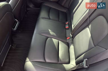 Седан Tesla Model 3 2020 в 
