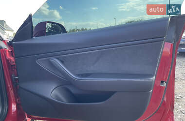 Седан Tesla Model 3 2020 в 