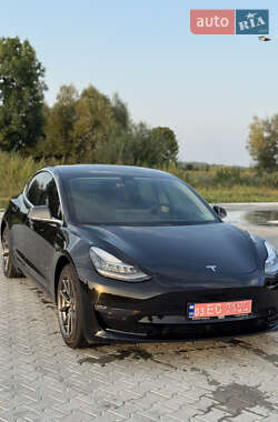 Седан Tesla Model 3 2020 в Львове