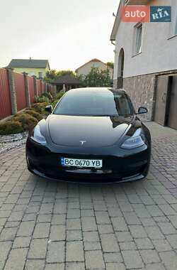 Седан Tesla Model 3 2021 в 