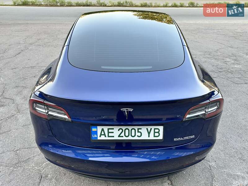 Седан Tesla Model 3 2022 в Днепре
