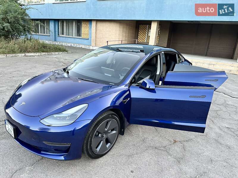 Седан Tesla Model 3 2022 в Дніпрі